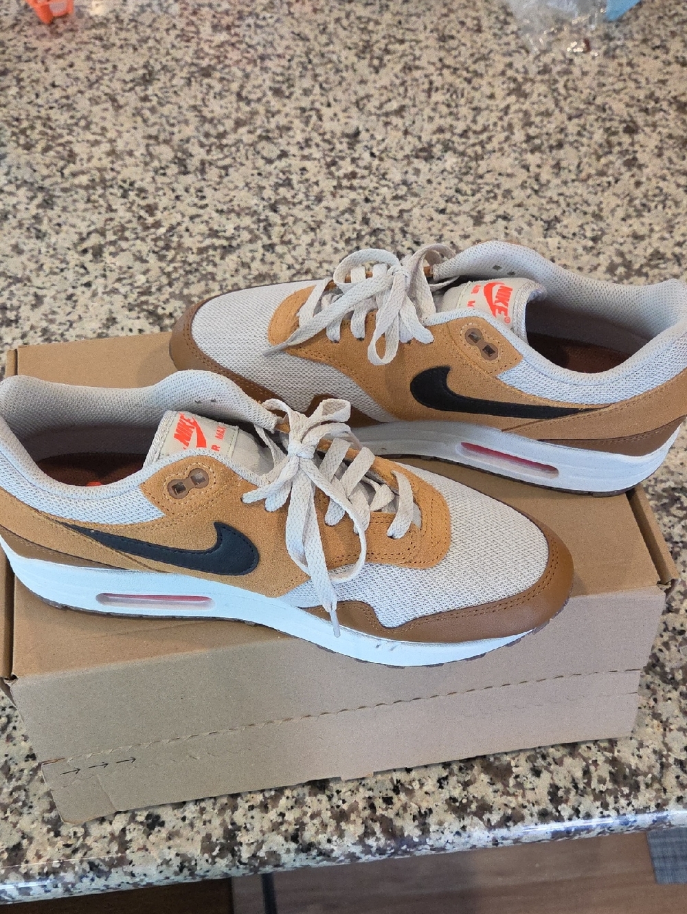 Nike Air Max 1 Ess Sneakers in British Tan Brown - Picture 6 of 6
